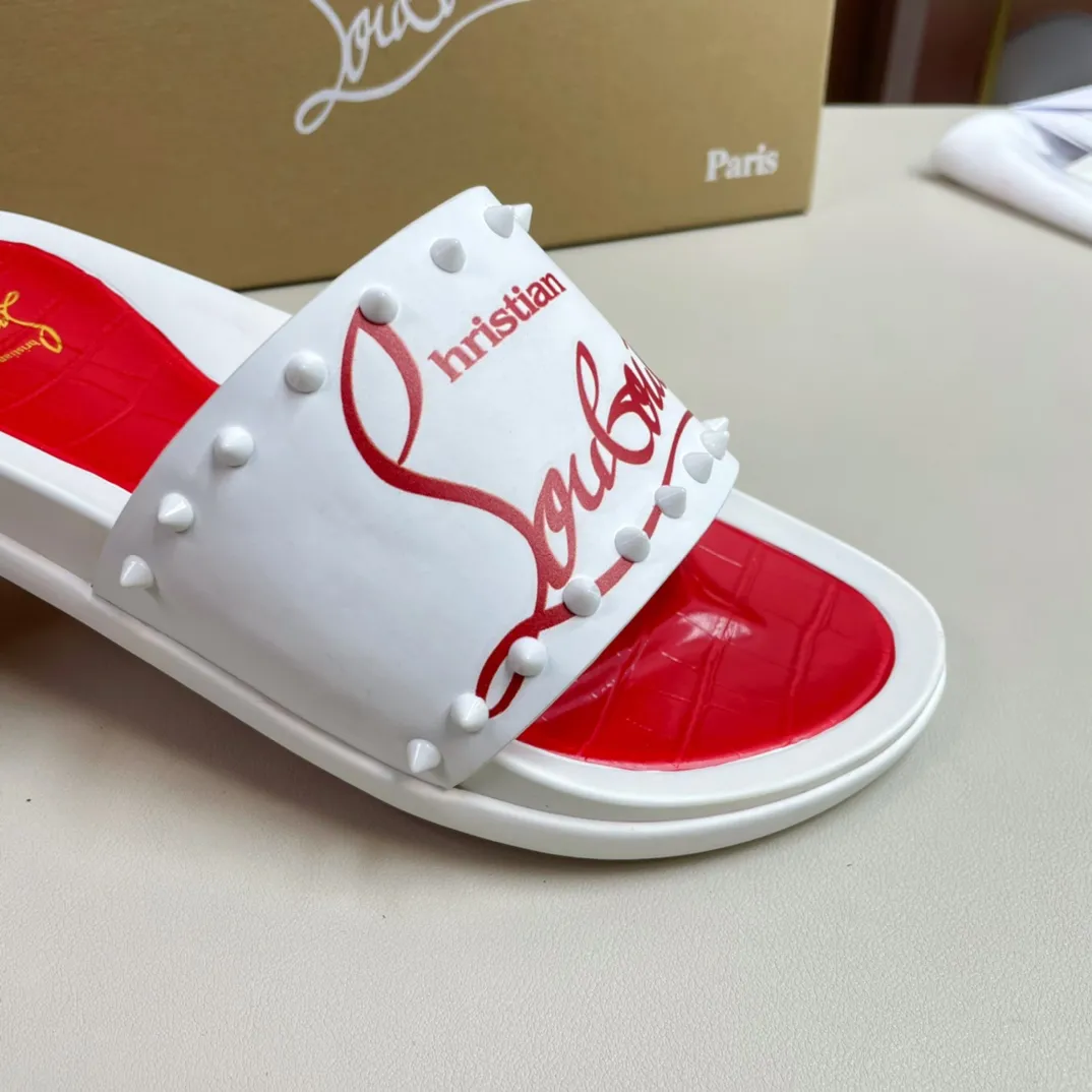 [CL red sole shoes] P: 340💰 size 38-45 Men’s classic slippers, made on the official website 1:1, the original factory specializes in original materials ➖ OEM 3D printed patterns, all hand-nailed and made ➖ Ultra-light non-slip outsole. Super fashionable and super comfortable, handsome on the feet, a must-have for men in summer! !